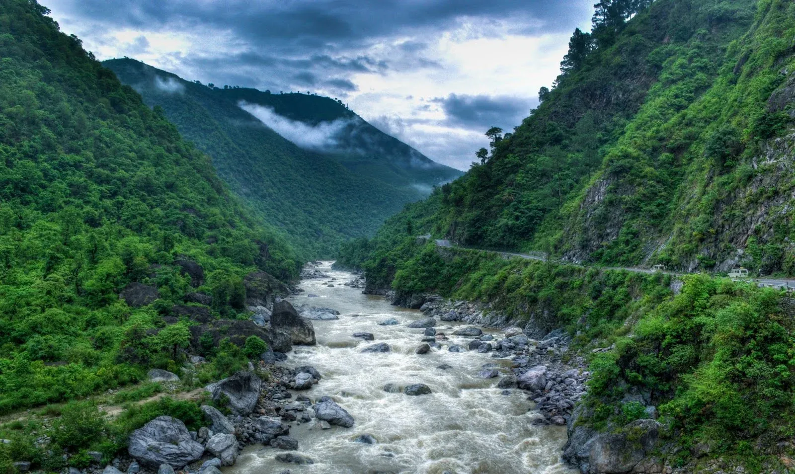 Uttarakhand Tour Packages: Explore the Land of Gods and Mountains